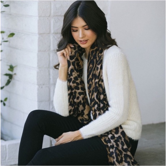 Sweaters - Today Only ! White Fluffy Sweater Size Small